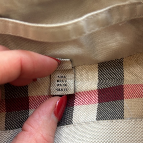 Burberry short trench coat, size 2 - Picture 4 of 9